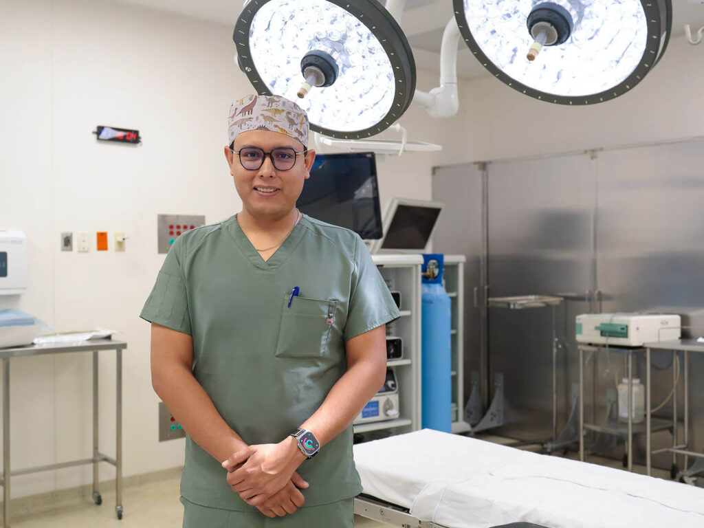 Dr. Juan José Aguiar, Cirujano